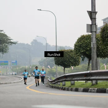 Runner Photo 7036161
