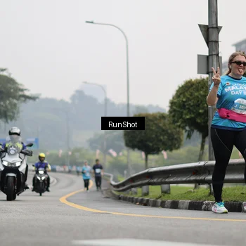 Runner Photo 7036173