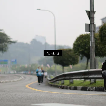 Runner Photo 7036190