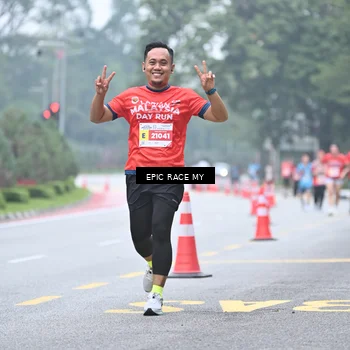Runner Photo 7036192