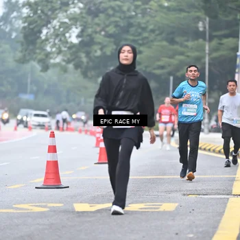 Runner Photo 7036199