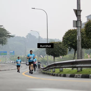 Runner Photo 7036200