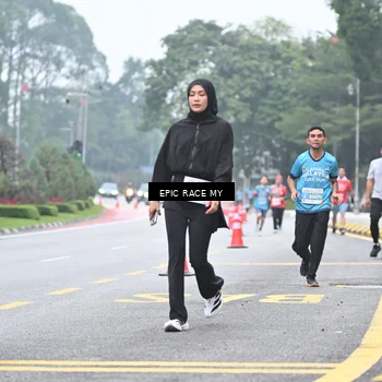 Runner Photo 7036203