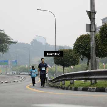 Runner Photo 7036219