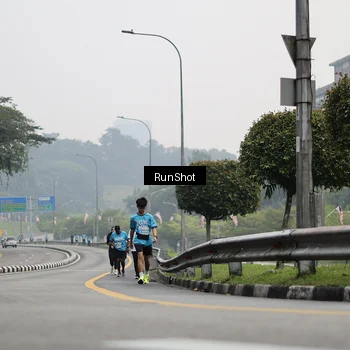 Runner Photo 7036234