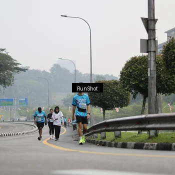 Runner Photo 7036236