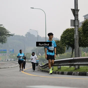 Runner Photo 7036240