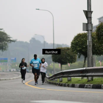 Runner Photo 7036243