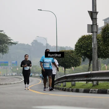 Runner Photo 7036248