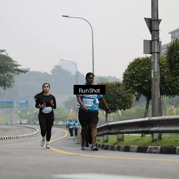 Runner Photo 7036250