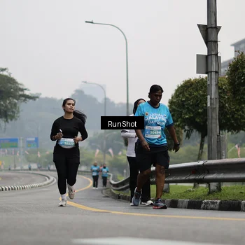 Runner Photo 7036251