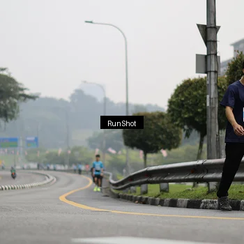 Runner Photo 7036253