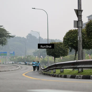 Runner Photo 7036254