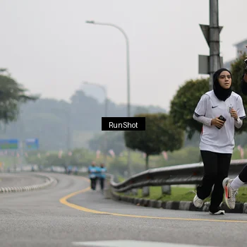 Runner Photo 7036266