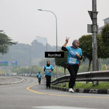 Runner Photo 7036271
