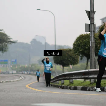 Runner Photo 7036272