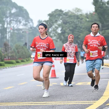 Runner Photo 7036275