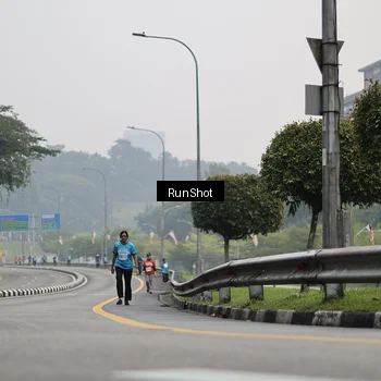 Runner Photo 7036290