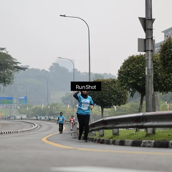 Runner Photo 7036291