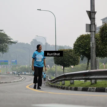 Runner Photo 7036308