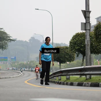 Runner Photo 7036312