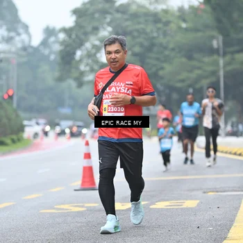Runner Photo 7036318