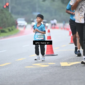 Runner Photo 7036336