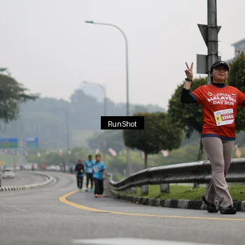 Runner Photo 7036338