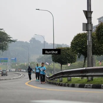 Runner Photo 7036346