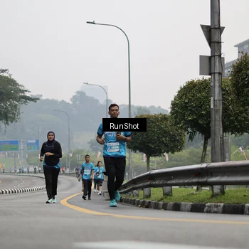 Runner Photo 7036357