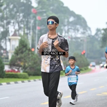 Runner Photo 7036360
