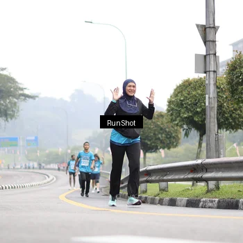 Runner Photo 7036361