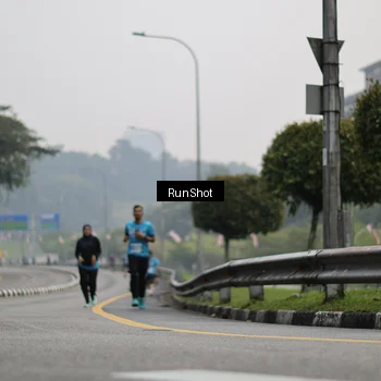 Runner Photo 7036364