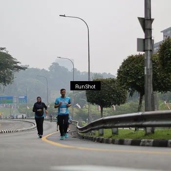 Runner Photo 7036365