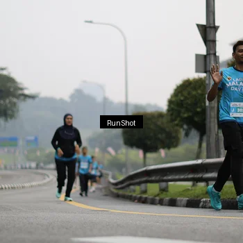 Runner Photo 7036370