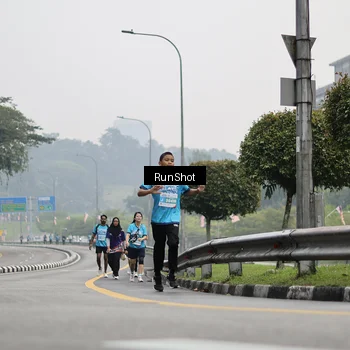 Runner Photo 7036371