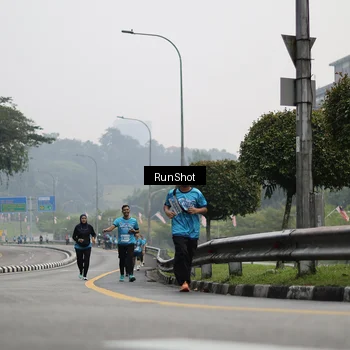 Runner Photo 7036372