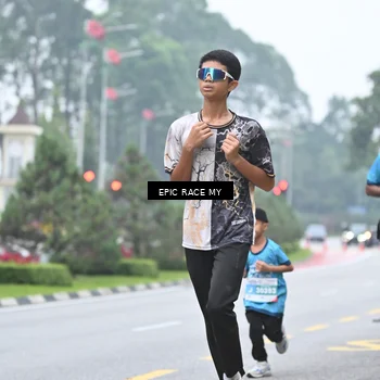 Runner Photo 7036375