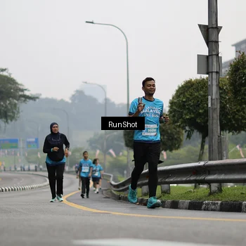 Runner Photo 7036378