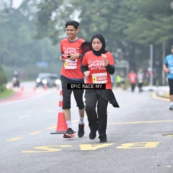 Runner Photo 7036385