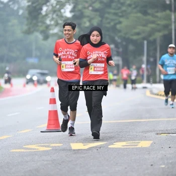 Runner Photo 7036391