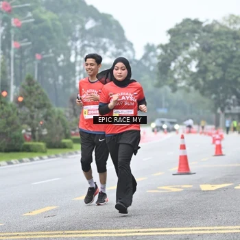 Runner Photo 7036396
