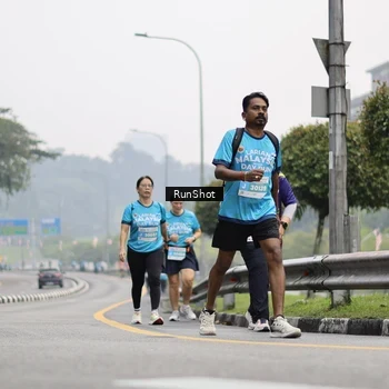 Runner Photo 7036400