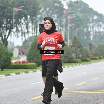 Runner Photo 7036410