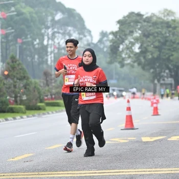 Runner Photo 7036411