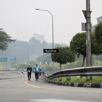 Runner Photo 7036412