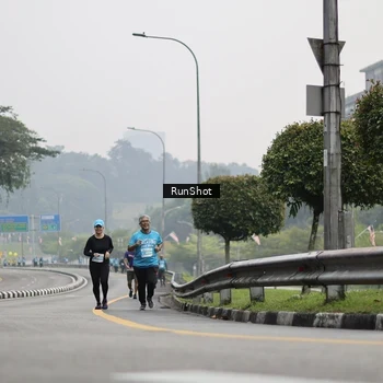 Runner Photo 7036415
