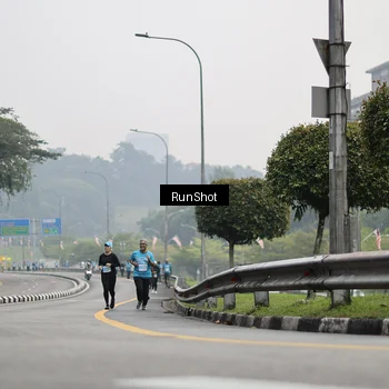 Runner Photo 7036417
