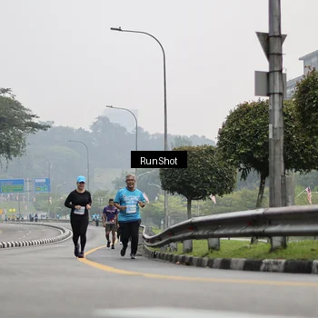 Runner Photo 7036418