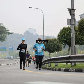 Runner Photo 7036420